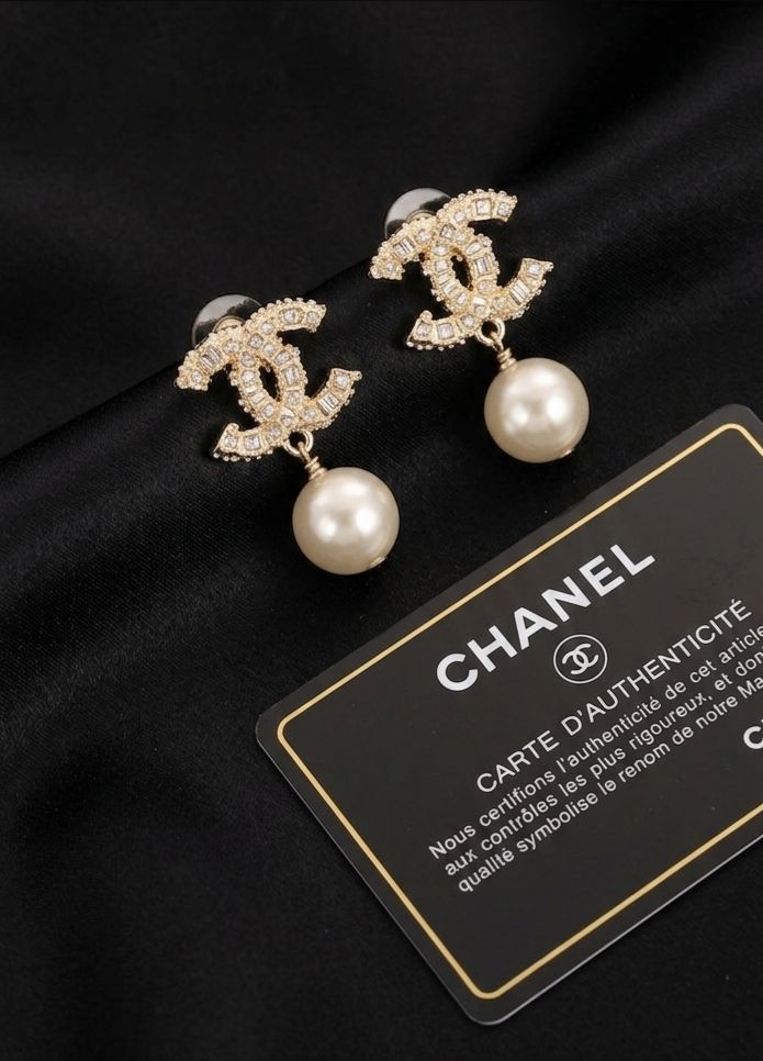 تراجي Chanel small