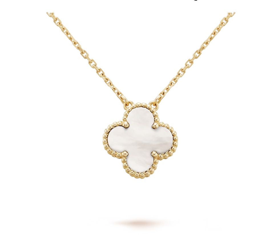 الحجم medium  قلادة vca