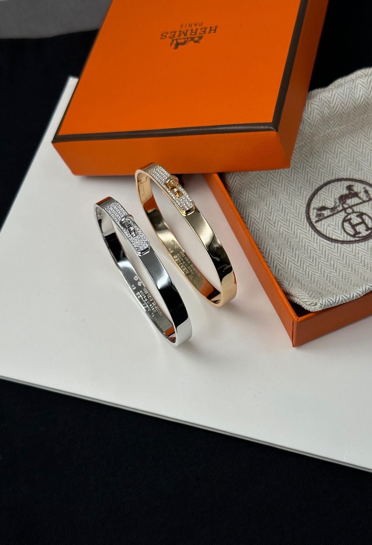 سوارة Hermes مقاس (17)