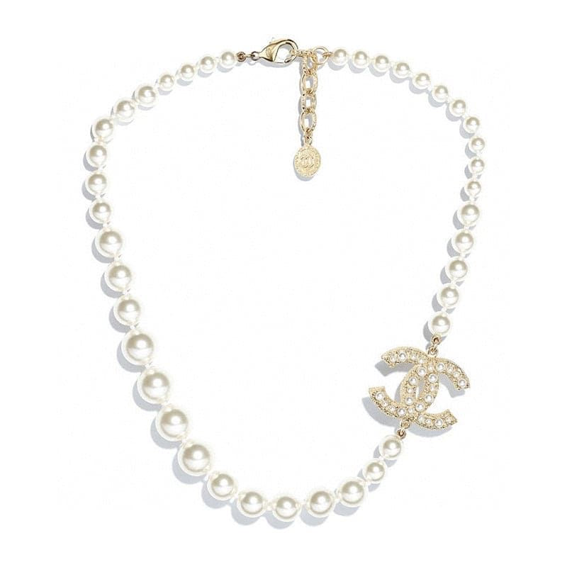 عقد لولو من Chanel